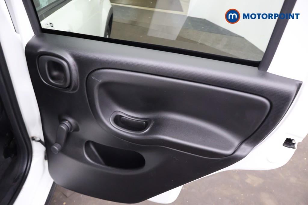 Fiat Panda City Cross Manual Petrol Hatchback - Stock Number (1680264) - 17th supplementary image