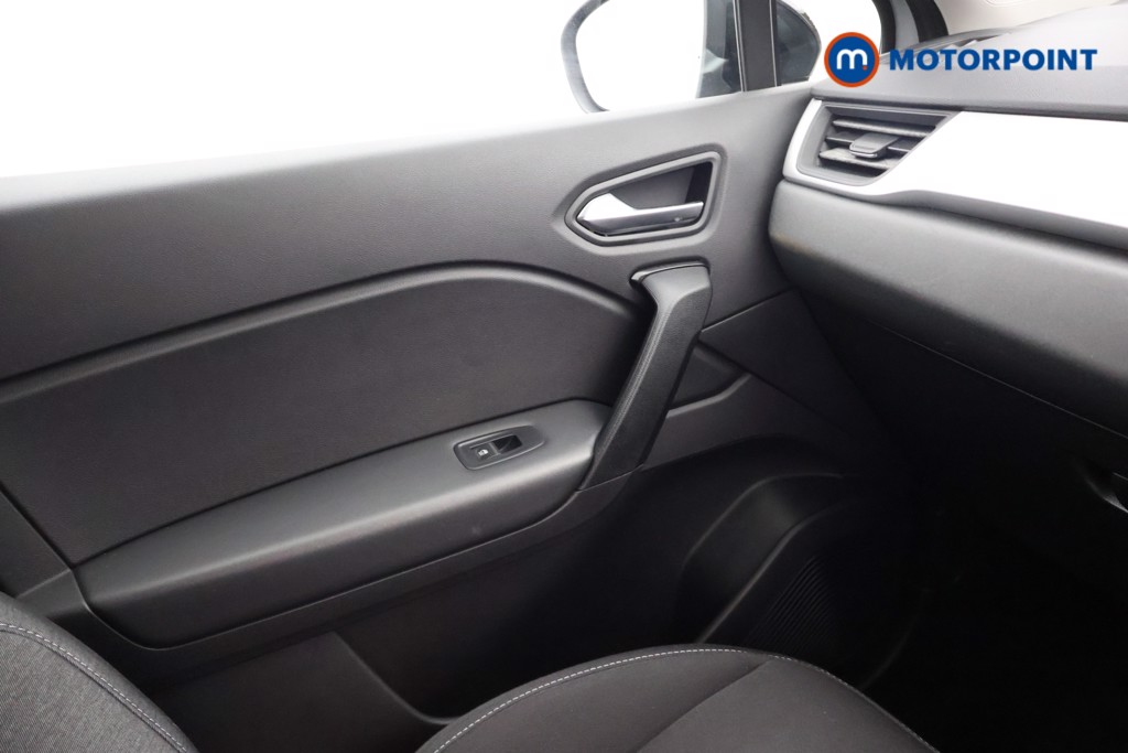 Renault Captur Iconic Automatic Petrol SUV - Stock Number (1680864) - 12th supplementary image