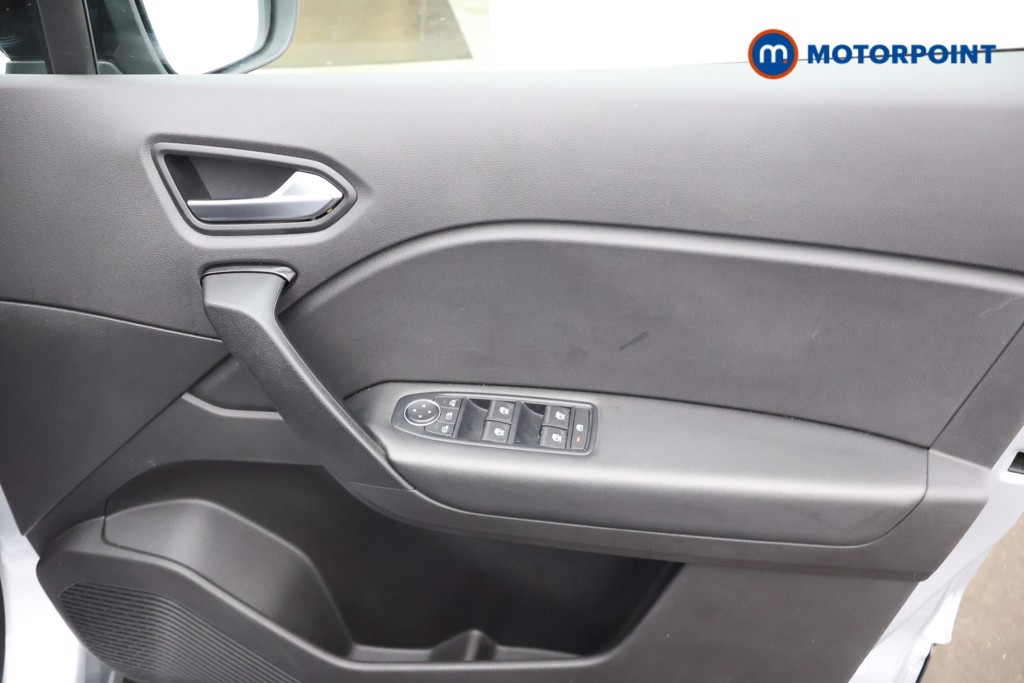 Renault Captur Iconic Automatic Petrol SUV - Stock Number (1680864) - 13th supplementary image