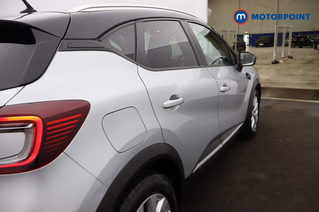 Renault Captur Iconic Automatic Petrol SUV - Stock Number (1680864) - 25th supplementary image