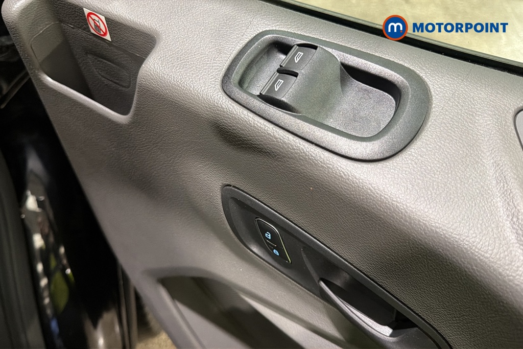 Ford Transit Limited Automatic Diesel Medium Roof Van - Stock Number (1680981) - 19th supplementary image