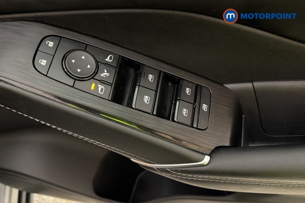 Nissan Qashqai N-Connecta Manual Petrol SUV - Stock Number (1681364) - 19th supplementary image