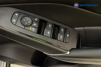 Nissan Qashqai N-Connecta Manual Petrol SUV - Stock Number (1681364) - 19th supplementary image