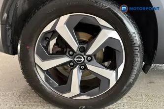 Nissan Qashqai N-Connecta Manual Petrol SUV - Stock Number (1681364) - 46th supplementary image