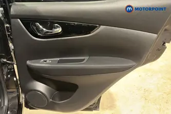Nissan Qashqai N-Connecta Manual Petrol SUV - Stock Number (1681498) - 994th supplementary image