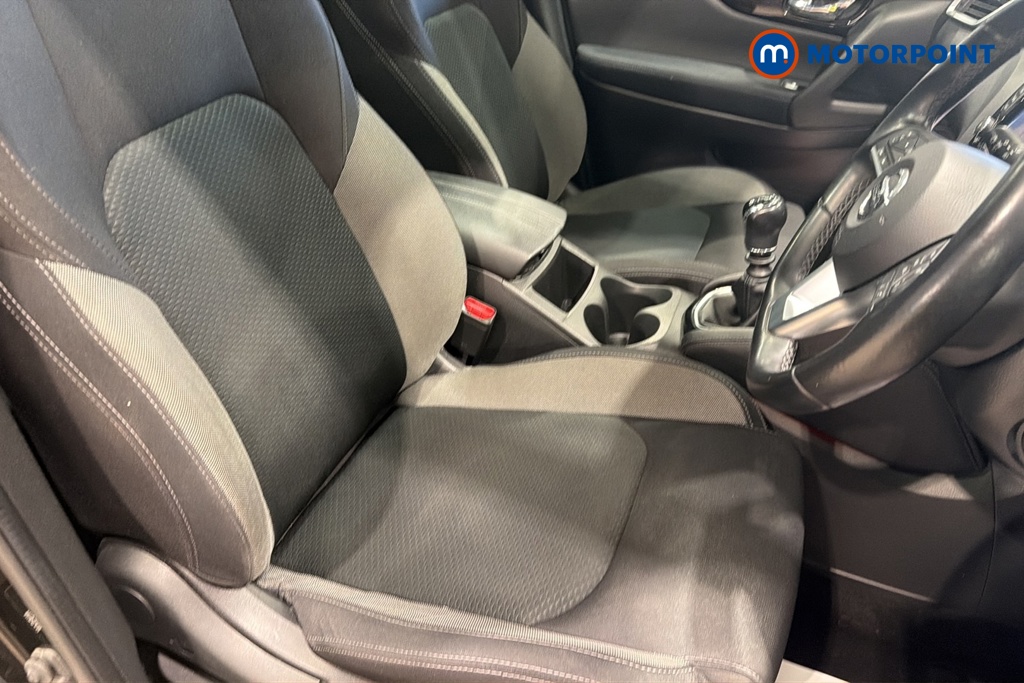 Nissan Qashqai N-Connecta Manual Petrol SUV - Stock Number (1681498) - 996th supplementary image
