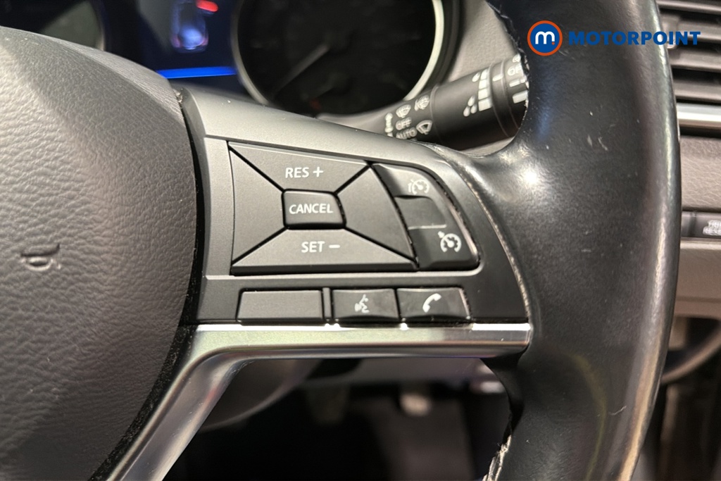 Nissan Qashqai N-Connecta Manual Petrol SUV - Stock Number (1681498) - 3rd supplementary image