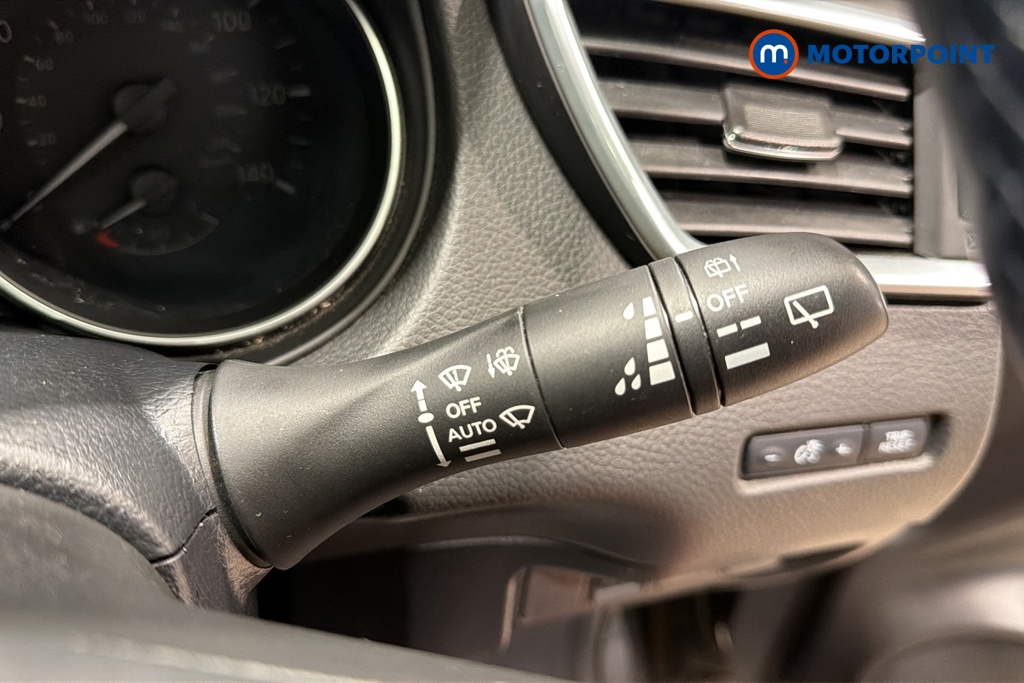 Nissan Qashqai N-Connecta Manual Petrol SUV - Stock Number (1681498) - 6th supplementary image