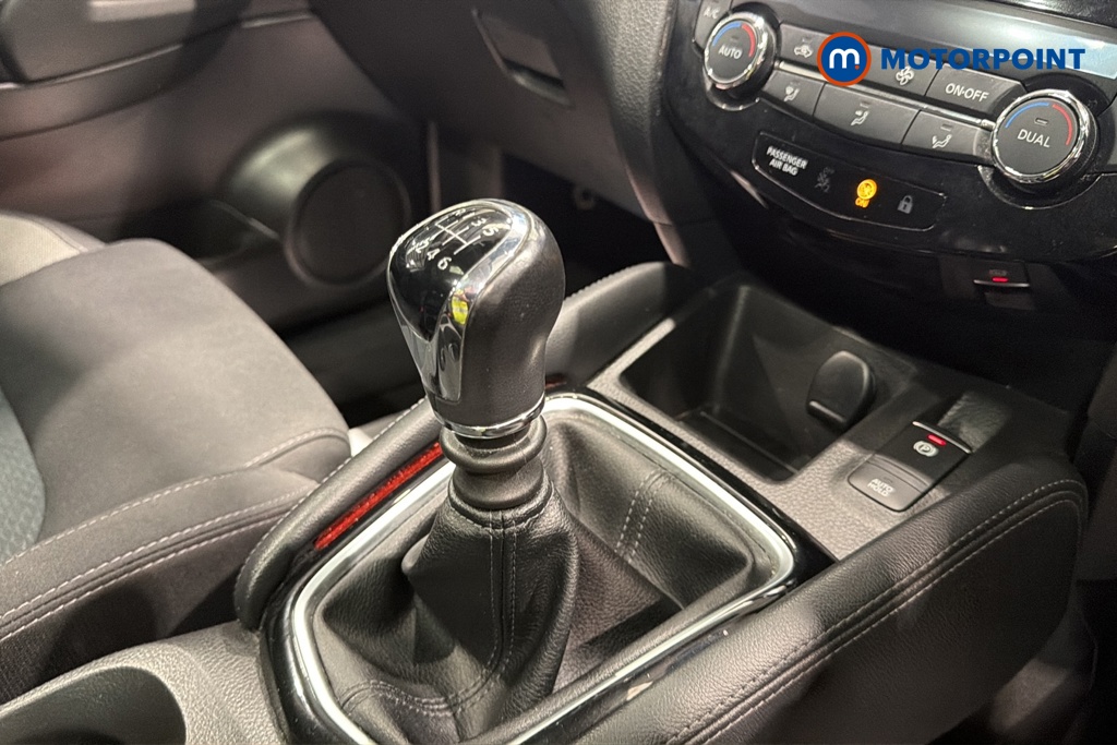 Nissan Qashqai N-Connecta Manual Petrol SUV - Stock Number (1681498) - 15th supplementary image