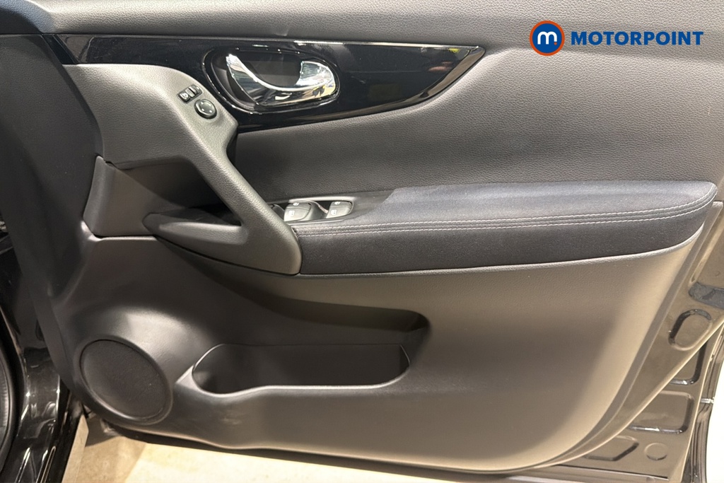 Nissan Qashqai N-Connecta Manual Petrol SUV - Stock Number (1681498) - 18th supplementary image