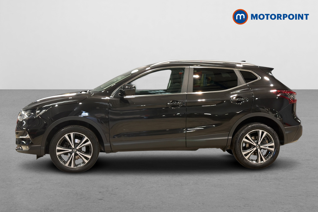 Nissan Qashqai N-Connecta Manual Petrol SUV - Stock Number (1681498) - Drivers side