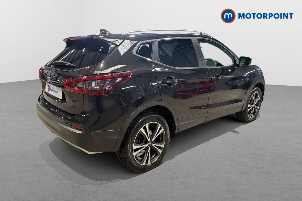 Nissan Qashqai N-Connecta Manual Petrol SUV - Stock Number (1681498) - Passenger side rear corner
