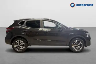 Nissan Qashqai N-Connecta Manual Petrol SUV - Stock Number (1681498) - Passenger side