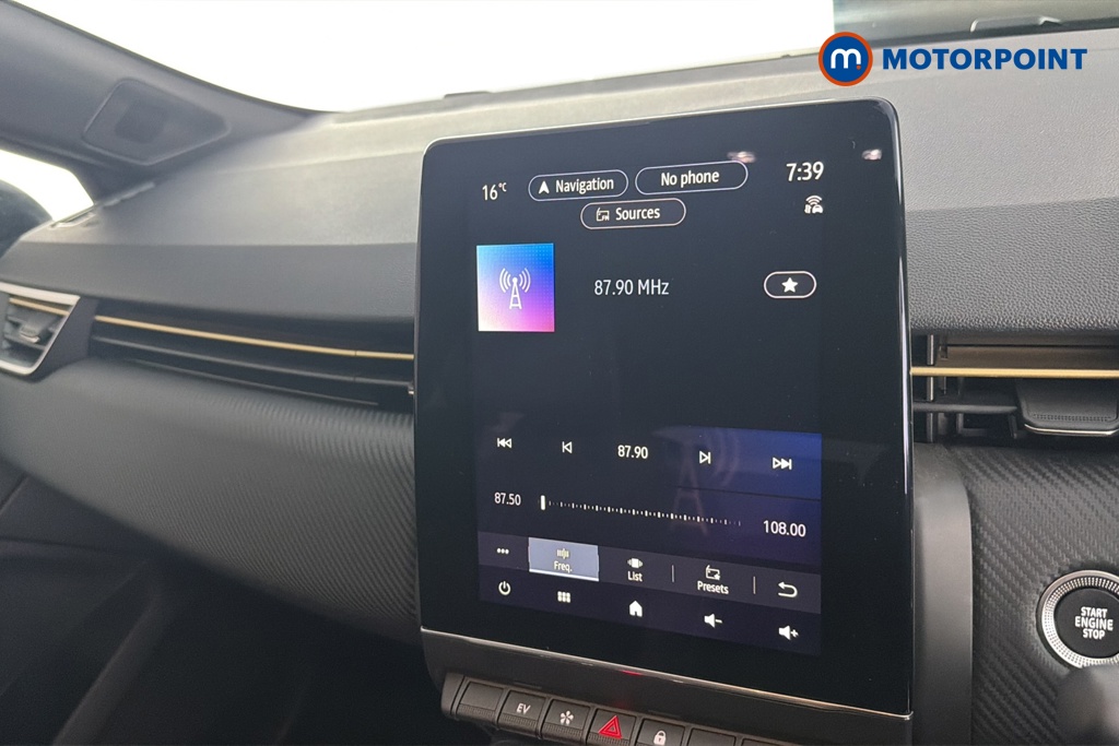 Renault Clio Engineered Automatic Petrol-Electric Hybrid Hatchback - Stock Number (1682080) - 8th supplementary image