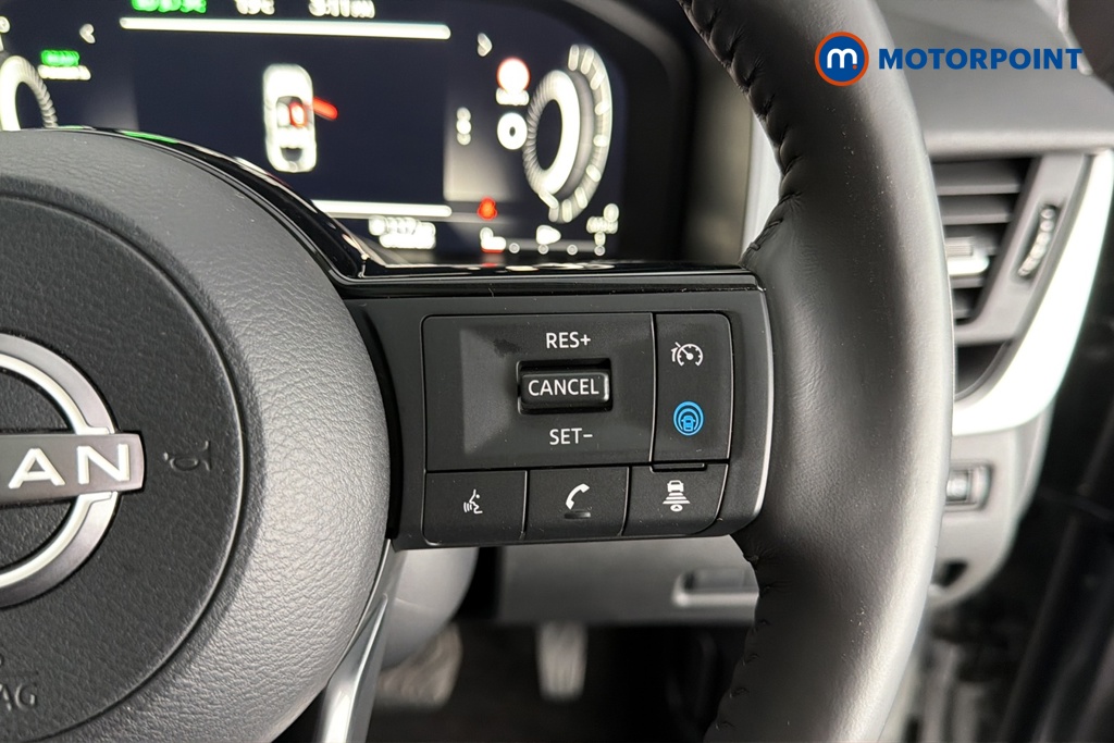 Nissan Qashqai N-Connecta Automatic Petrol-Electric Hybrid SUV - Stock Number (1670103) - 3rd supplementary image