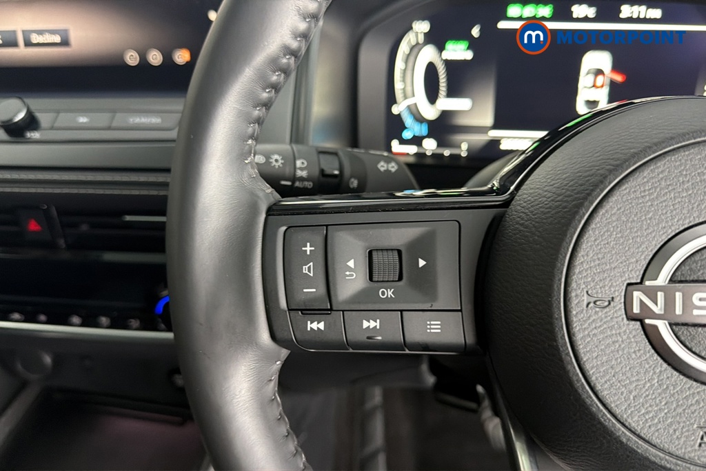 Nissan Qashqai N-Connecta Automatic Petrol-Electric Hybrid SUV - Stock Number (1670103) - 4th supplementary image