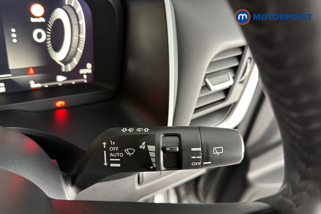 Nissan Qashqai N-Connecta Automatic Petrol-Electric Hybrid SUV - Stock Number (1670103) - 6th supplementary image