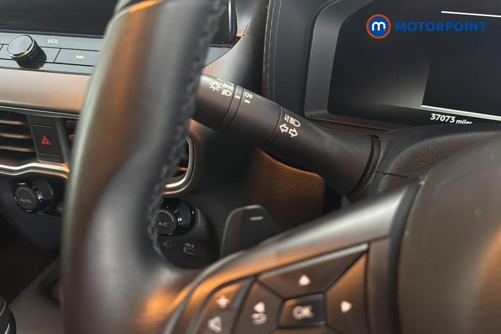 Nissan Juke N-Connecta Automatic Petrol SUV - Stock Number (1672879) - 5th supplementary image