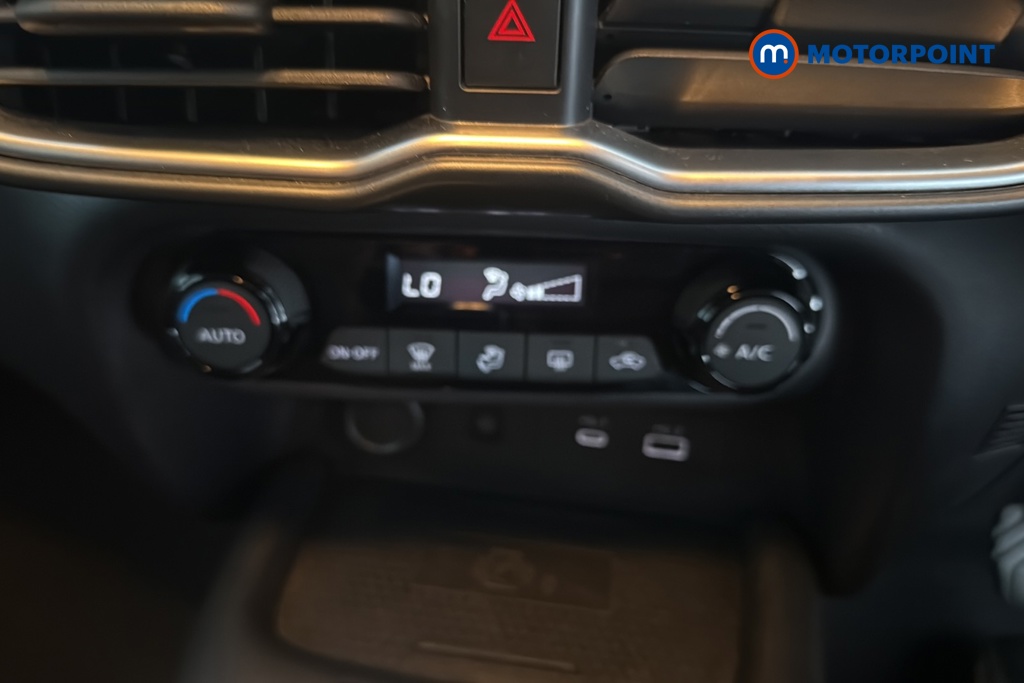 Nissan Juke N-Connecta Automatic Petrol SUV - Stock Number (1672879) - 12th supplementary image