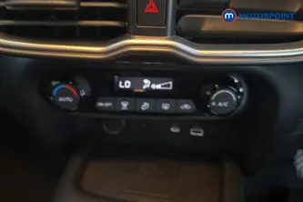 Nissan Juke N-Connecta Automatic Petrol SUV - Stock Number (1672879) - 12th supplementary image