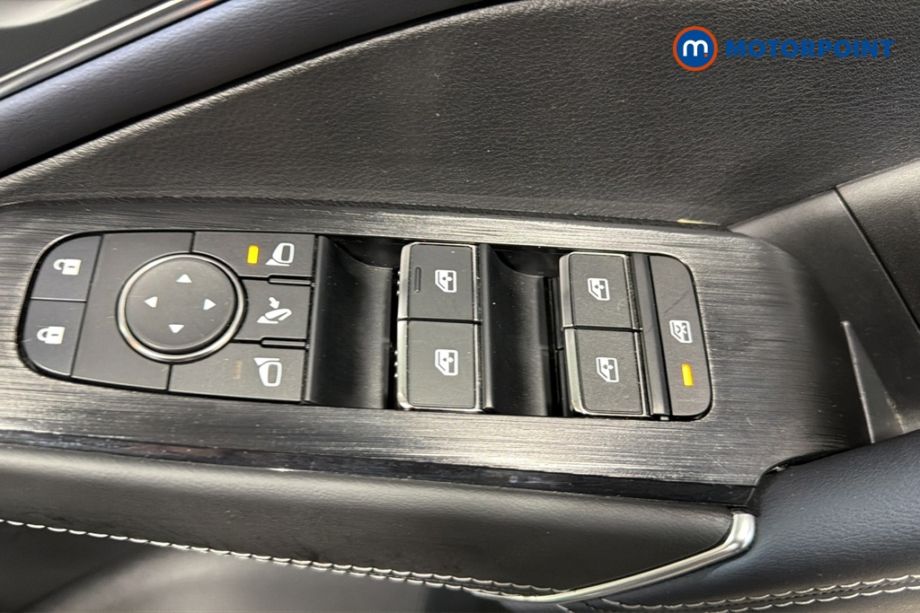 Nissan Qashqai Tekna Manual Petrol SUV - Stock Number (1674576) - 19th supplementary image