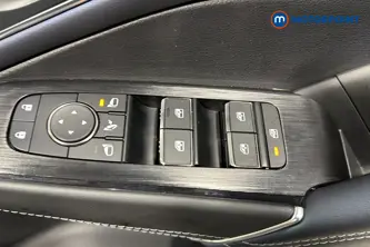 Nissan Qashqai Tekna Manual Petrol SUV - Stock Number (1674576) - 19th supplementary image