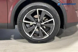 Nissan Qashqai Tekna Manual Petrol SUV - Stock Number (1674576) - 47th supplementary image