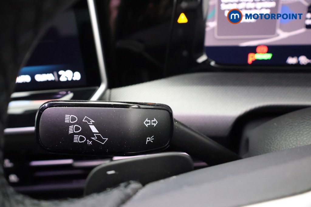 Volkswagen Golf R-Line Automatic Petrol Hatchback - Stock Number (1677676) - 5th supplementary image