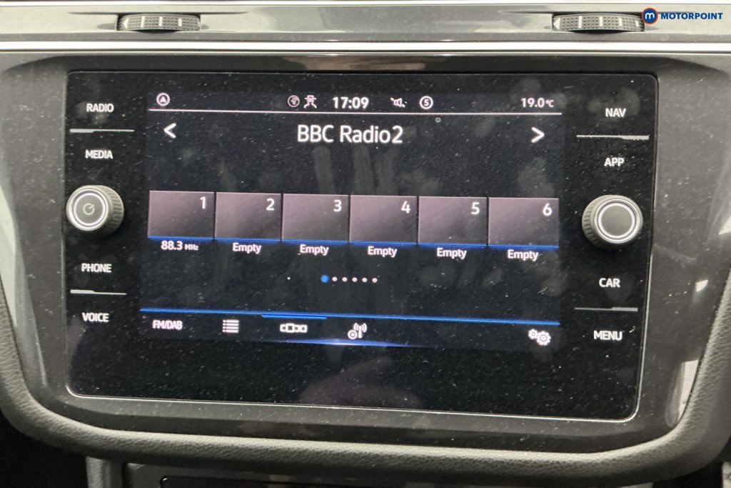 Volkswagen Tiguan Allspace Life Automatic Petrol SUV - Stock Number (1678268) - 2nd supplementary image