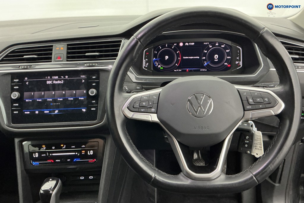 Volkswagen Tiguan Allspace Life Automatic Petrol SUV - Stock Number (1678268) - 1st supplementary image