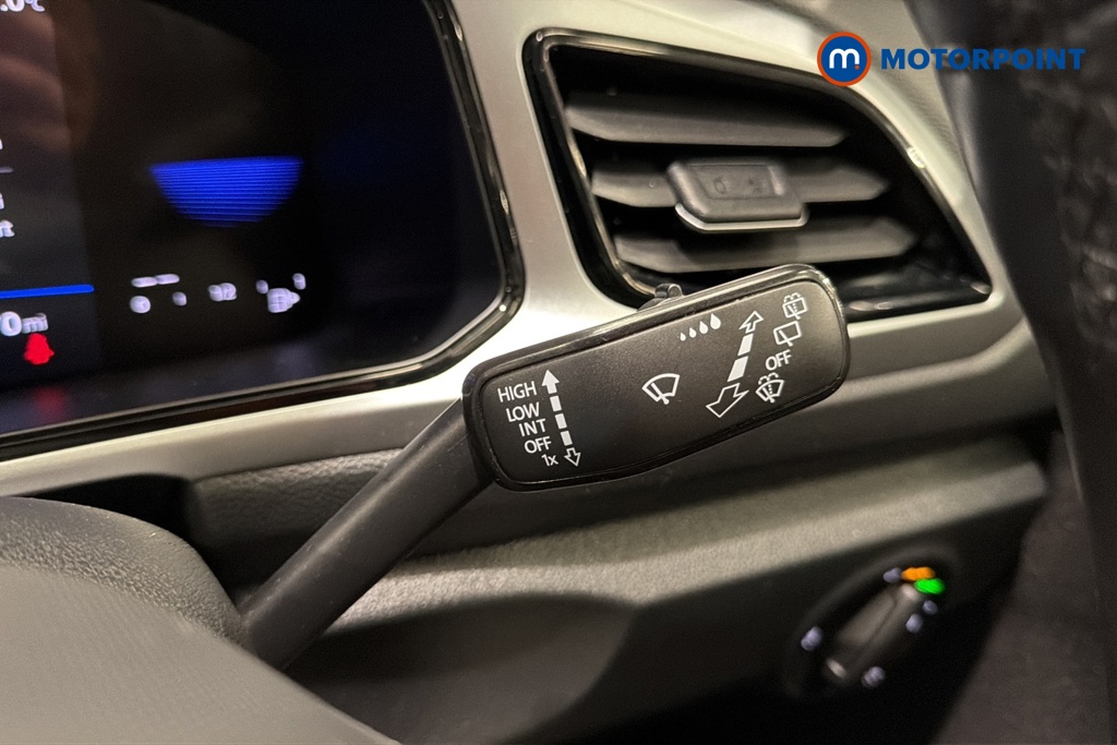 Volkswagen T-Roc Life Manual Petrol SUV - Stock Number (1678579) - 6th supplementary image
