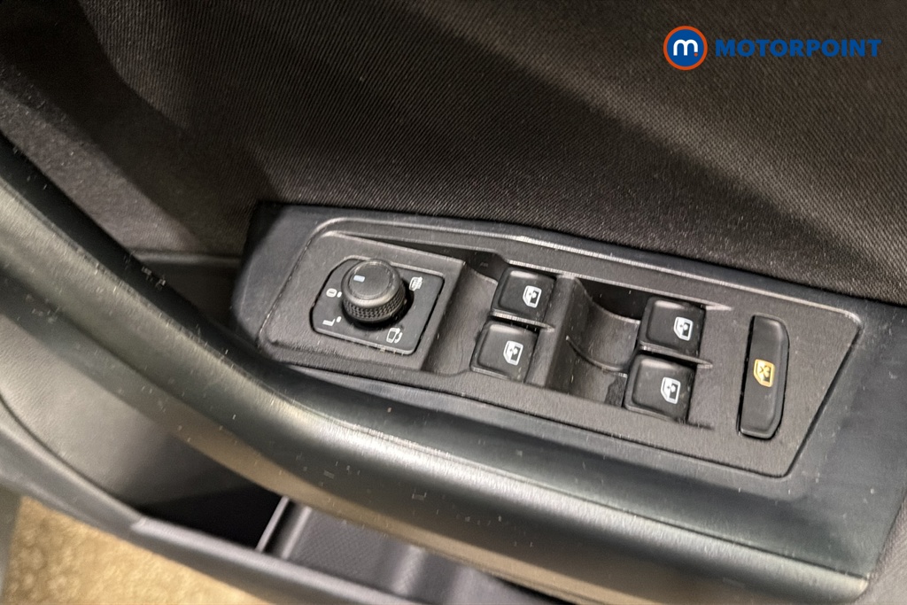 Volkswagen T-Roc Life Manual Petrol SUV - Stock Number (1678579) - 19th supplementary image