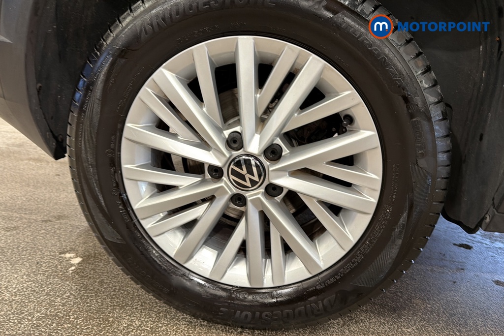 Volkswagen T-Roc Life Manual Petrol SUV - Stock Number (1678579) - 46th supplementary image