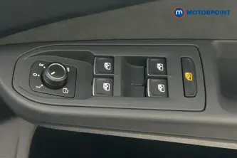 Volkswagen Golf R-Line Automatic Petrol Hatchback - Stock Number (1680364) - 47th supplementary image