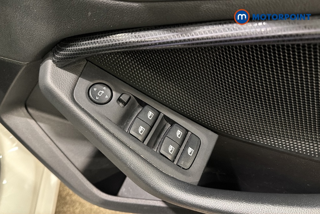 BMW 1 Series Sport Automatic Petrol Hatchback - Stock Number (1680658) - 19th supplementary image