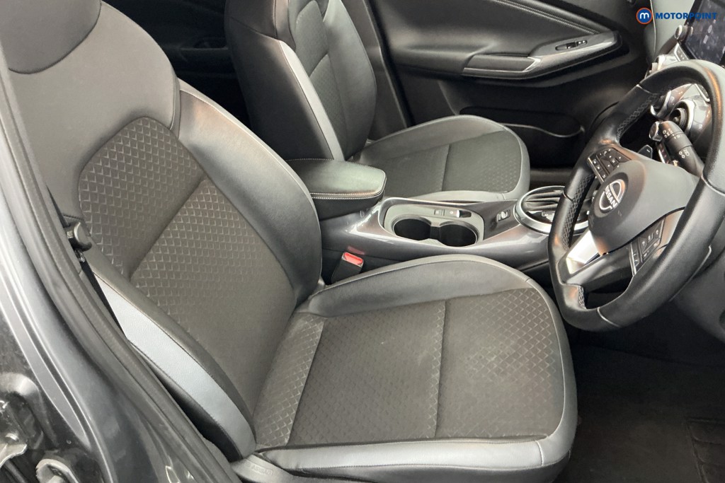 Nissan Juke N-Connecta Automatic Petrol SUV - Stock Number (1681239) - 5th supplementary image