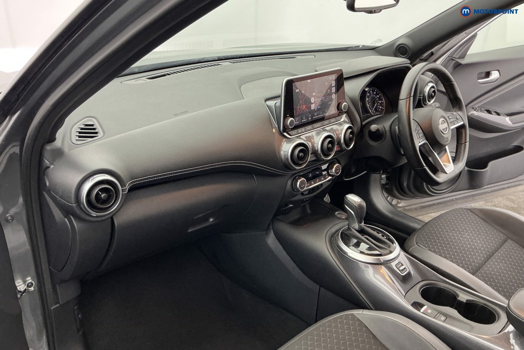 Nissan Juke N-Connecta Automatic Petrol SUV - Stock Number (1681239) - 9th supplementary image