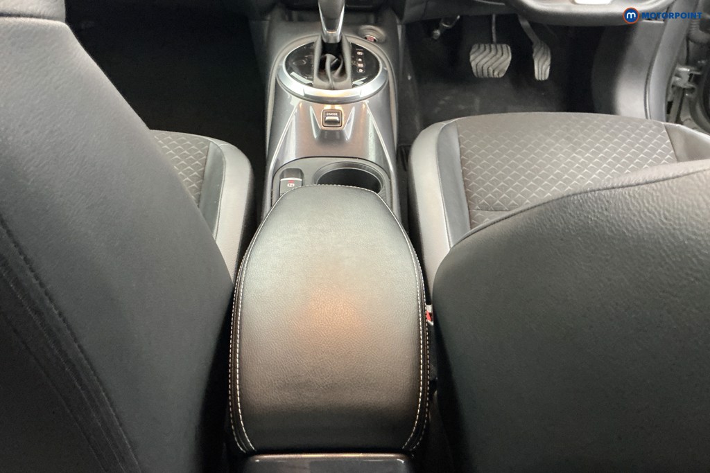 Nissan Juke N-Connecta Automatic Petrol SUV - Stock Number (1681239) - 11th supplementary image