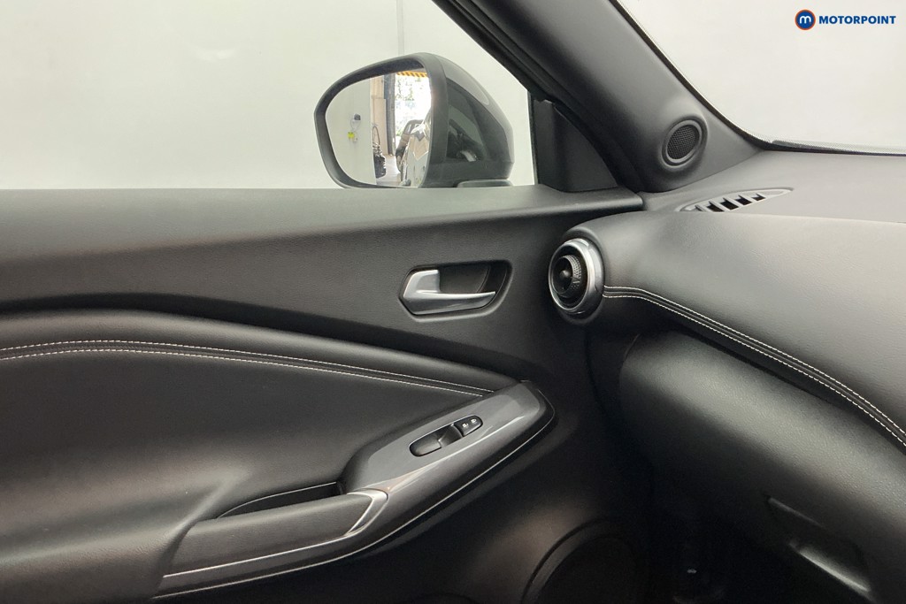 Nissan Juke N-Connecta Automatic Petrol SUV - Stock Number (1681239) - 20th supplementary image