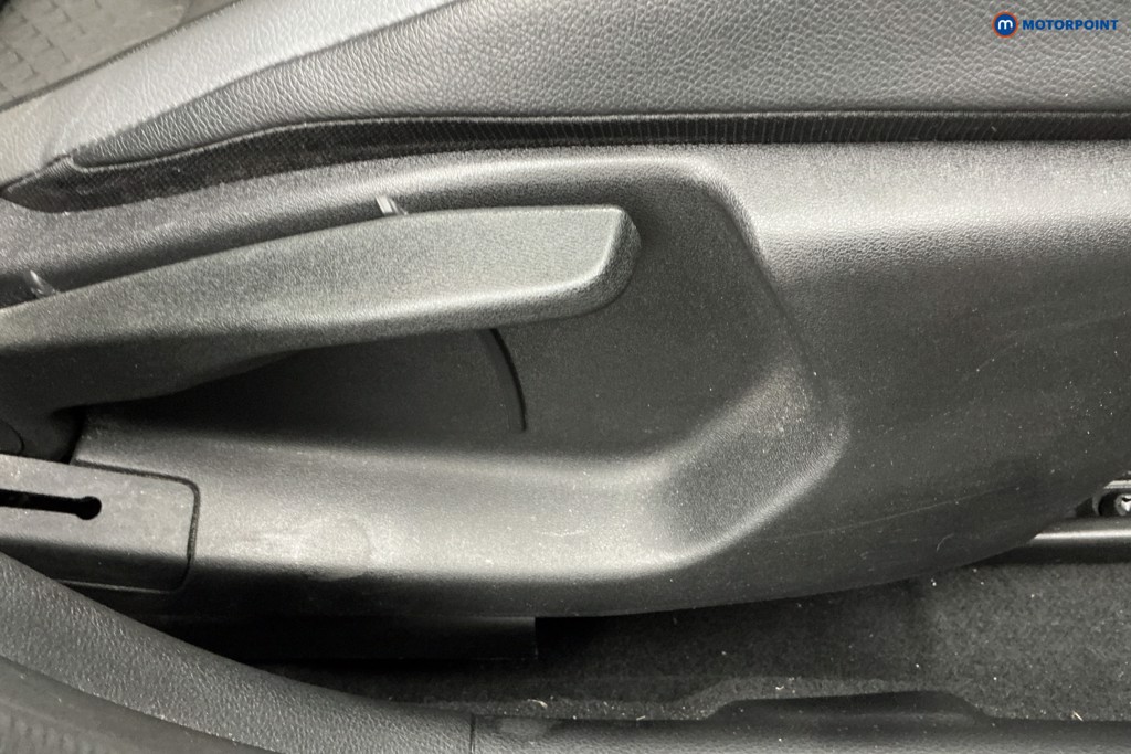 Nissan Juke N-Connecta Automatic Petrol SUV - Stock Number (1681239) - 24th supplementary image