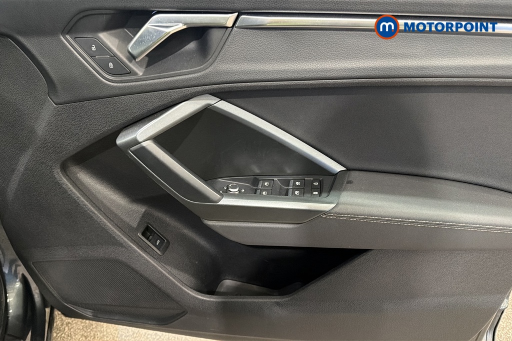 Audi Q3 Black Edition Manual Petrol SUV - Stock Number (1681618) - 18th supplementary image