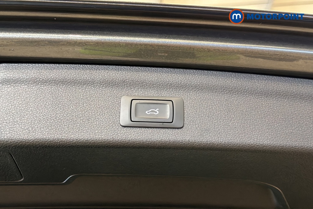 Audi Q3 Black Edition Manual Petrol SUV - Stock Number (1681618) - 35th supplementary image