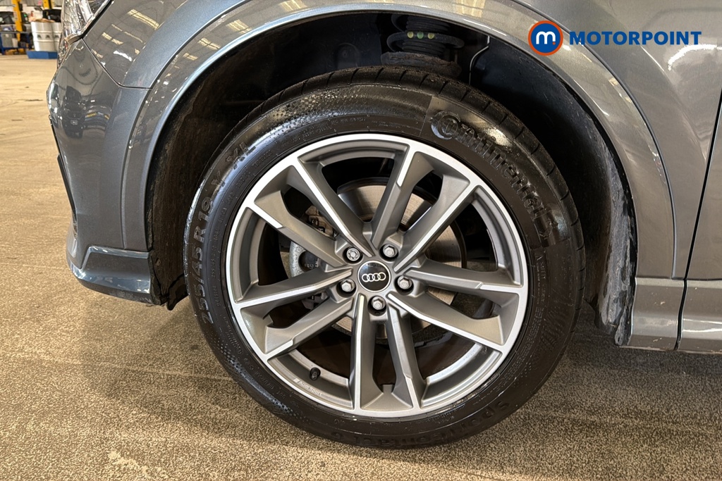 Audi Q3 Black Edition Manual Petrol SUV - Stock Number (1681618) - 44th supplementary image