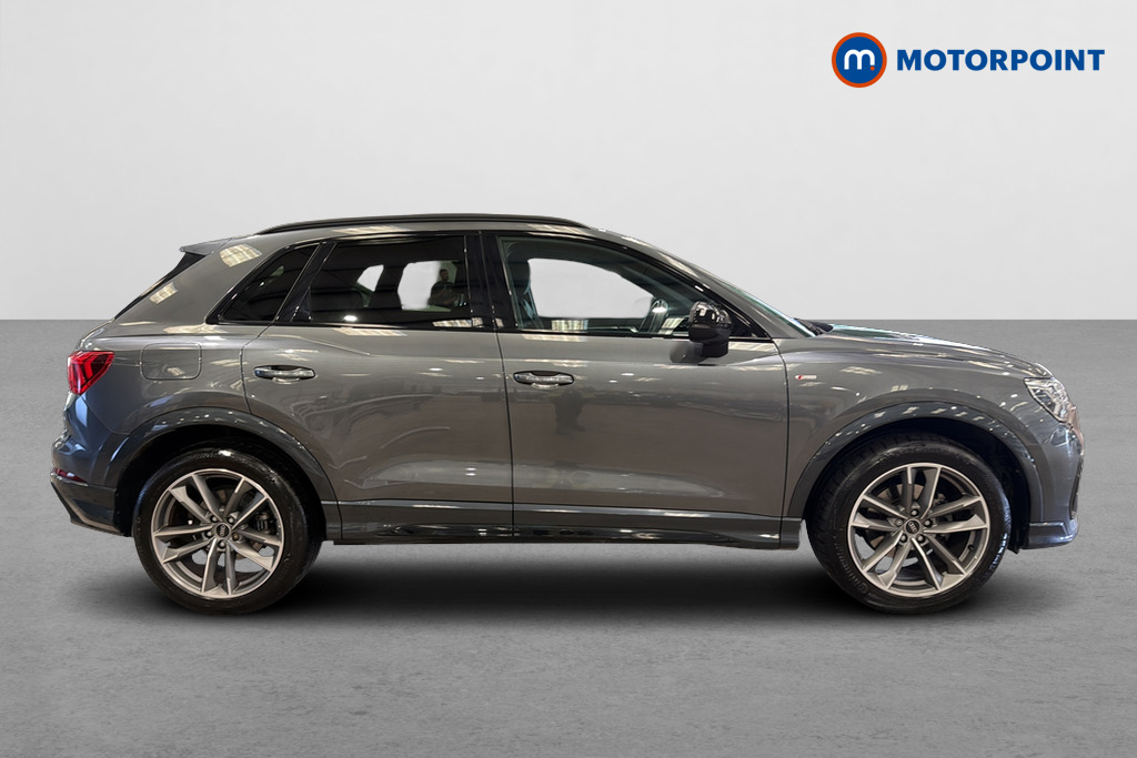 Audi Q3 Black Edition Manual Petrol SUV - Stock Number (1681618) - Passenger side