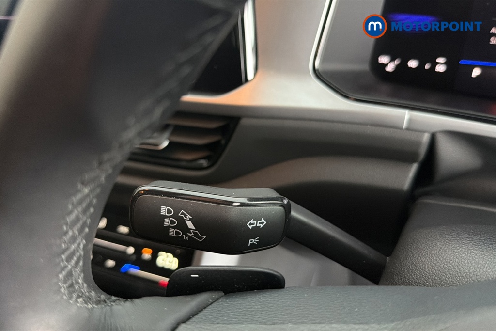 Volkswagen T-Roc Match Automatic Petrol SUV - Stock Number (1682673) - 5th supplementary image