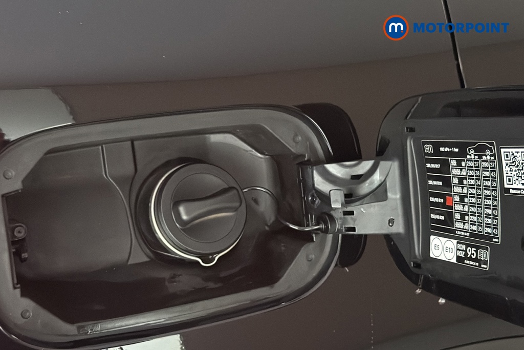 Mercedes-Benz GLC Amg Line Automatic Petrol SUV - Stock Number (1669161) - 41st supplementary image
