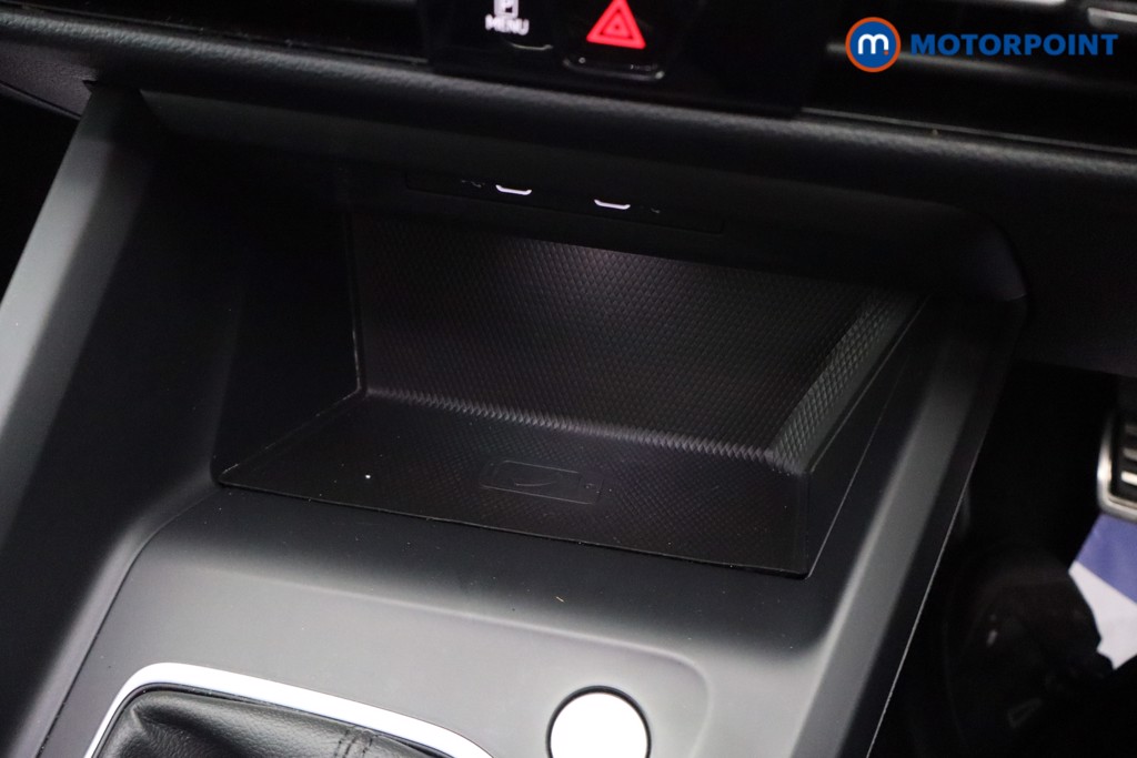 Volkswagen Golf Active Manual Petrol Hatchback - Stock Number (1671532) - 16th supplementary image