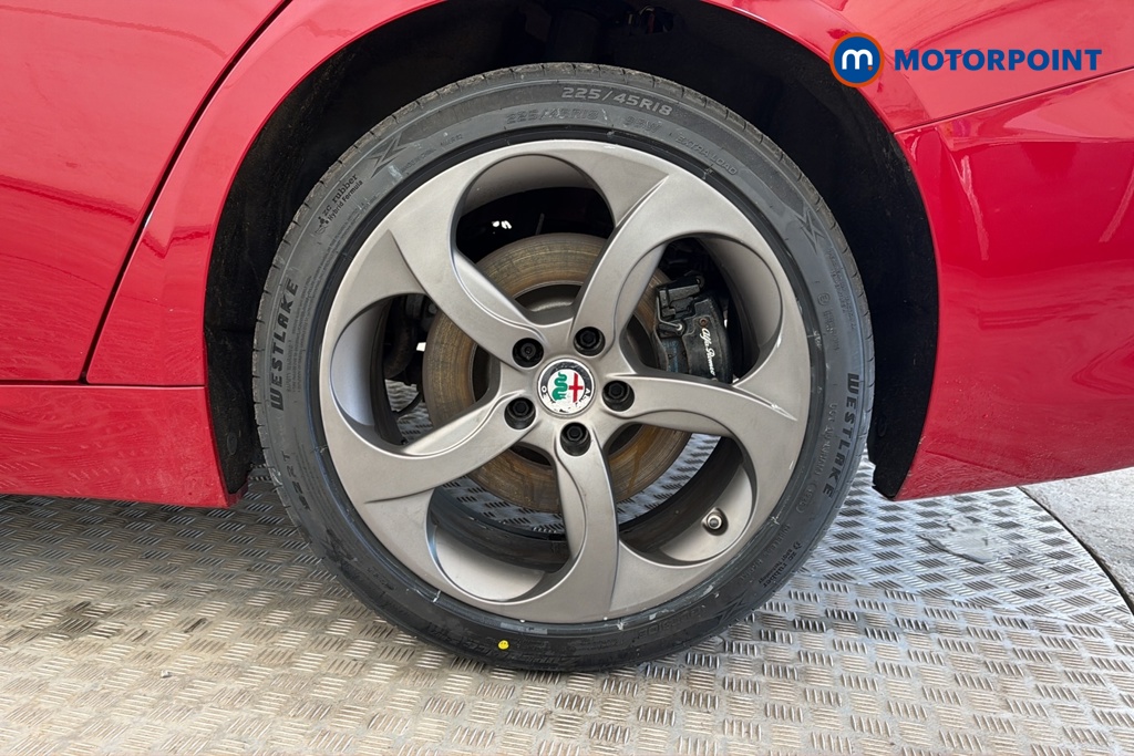Alfa Romeo Giulia Veloce Automatic Petrol Saloon - Stock Number (1671676) - 45th supplementary image