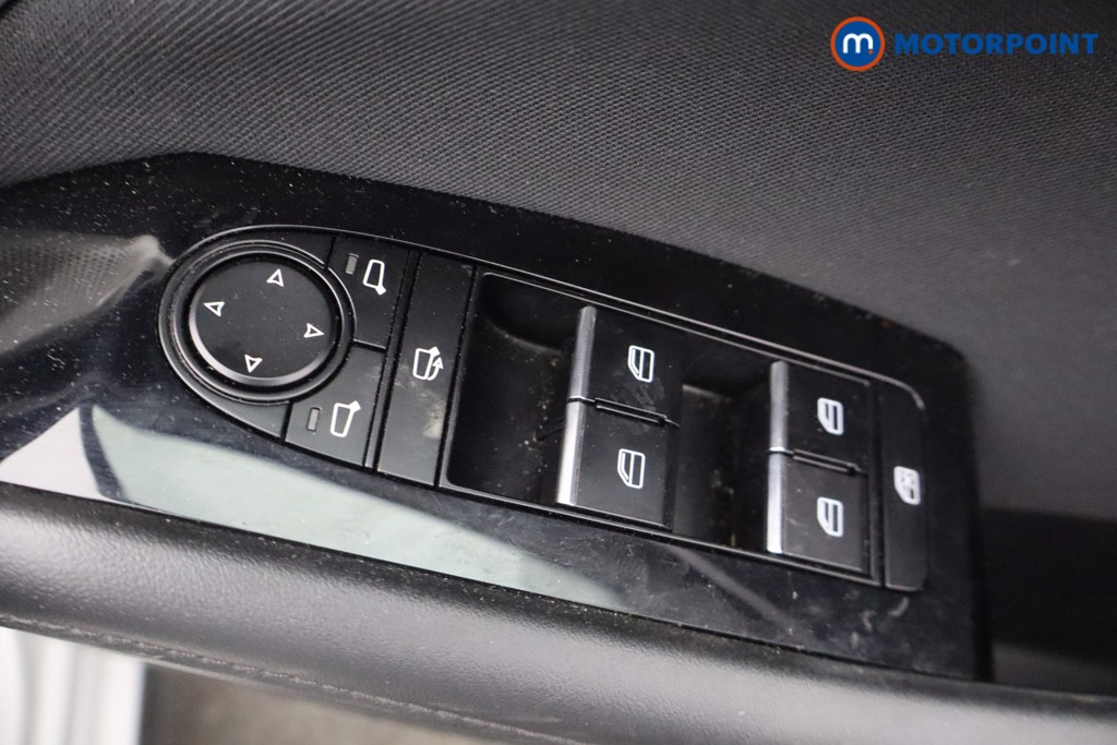 Mazda 3 Exclusive-Line Automatic Petrol Hatchback - Stock Number (1672710) - 11th supplementary image