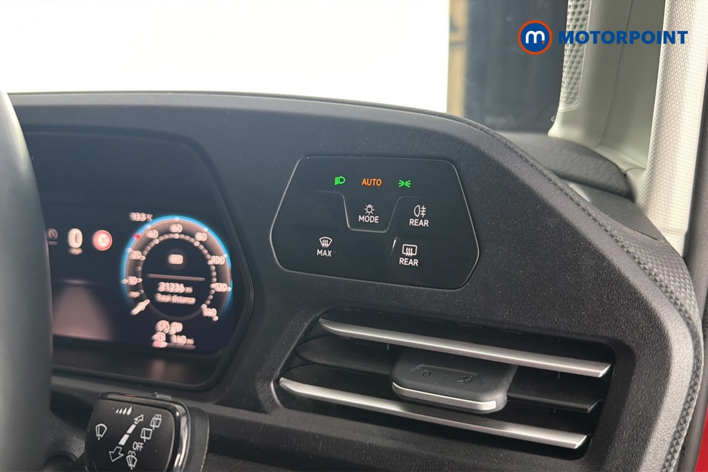 Volkswagen Caddy Maxi Life Automatic Petrol People Carrier - Stock Number (1673851) - 11th supplementary image